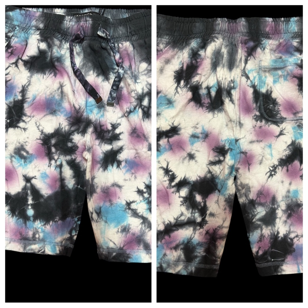 NWT KANGOL tie-dye shorts 
Size L
100% cotton
